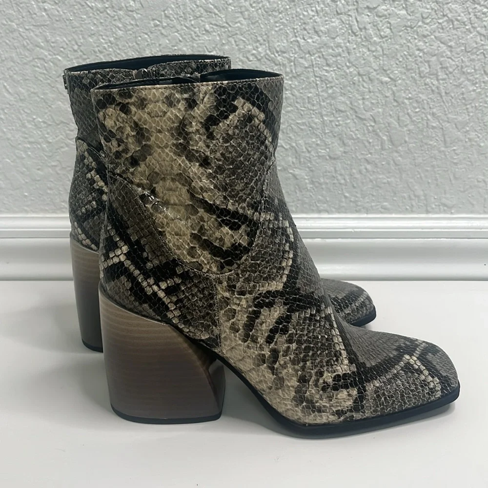 NWT Circus by Sam Edelman Palmina Snakeskin-Embossed Booties 7.5